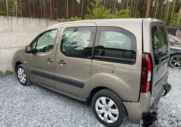 Citroen Berlingo cena 31000 przebieg: 133000, rok produkcji 2015 z Zawadzkie małe 232